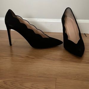 Club Monaco Scalloped Pump